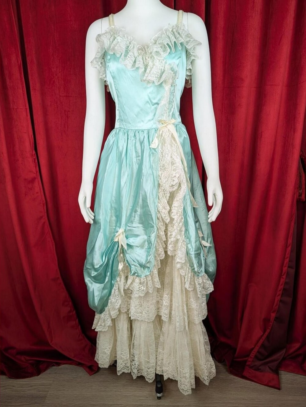 Vintage 80's Loralie Pastel Teal Mint Green & White Satin Tiered Lace Dress